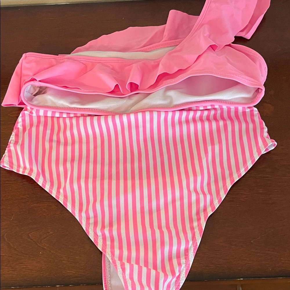 Pink One-Shoulder Ruffle Swim Set - Picture 2 of 3